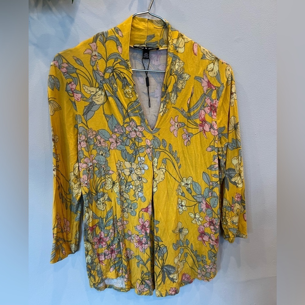 CABLE & GAUGE women floral yellow casual style  blouse/size SP
